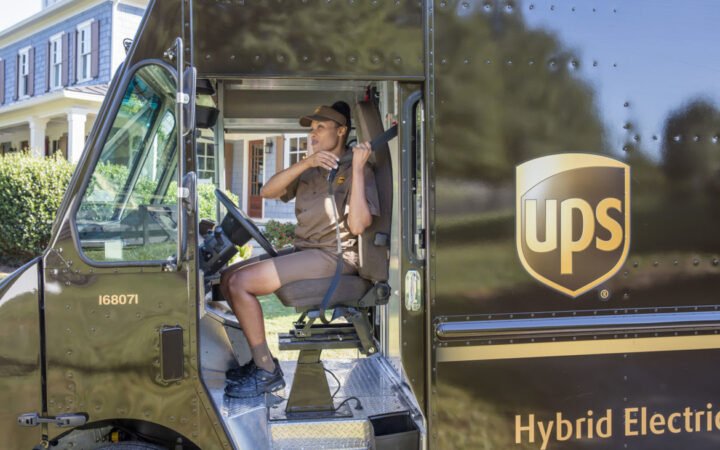 UPS Buys Hundreds of Robots to Automate Truck Unloading Operations