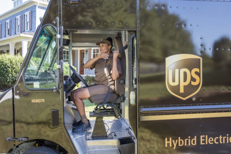 UPS Buys Hundreds of Robots to Automate Truck Unloading Operations