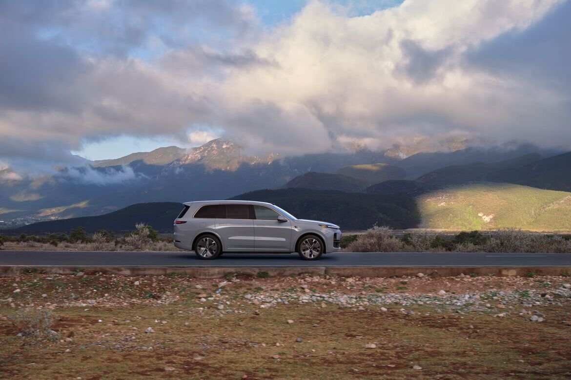 Li Auto Signals Strategic Shift Toward AI and Humanoid Robotics