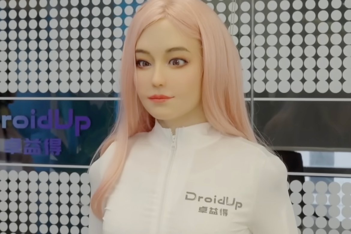 Moya Debuts as the World’s First Biomimetic AI Robot with Human Like Movement