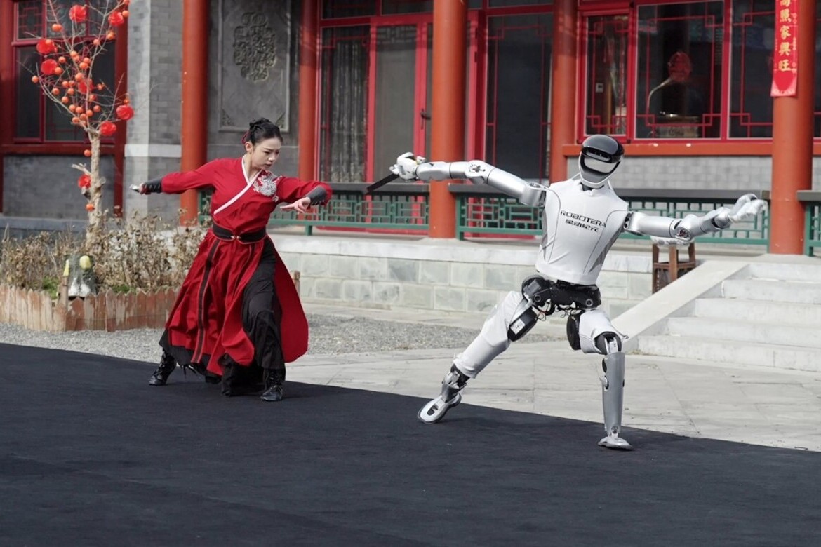 Robotera Showcases L7 Humanoid Robot with Precision Sword Dance