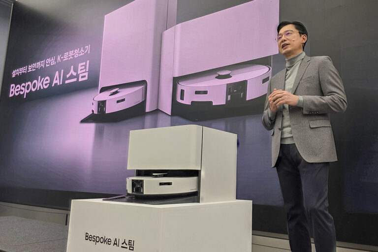 Samsung Unveils AI Robot Vacuum to Challenge Chinese Dominance in Korea
