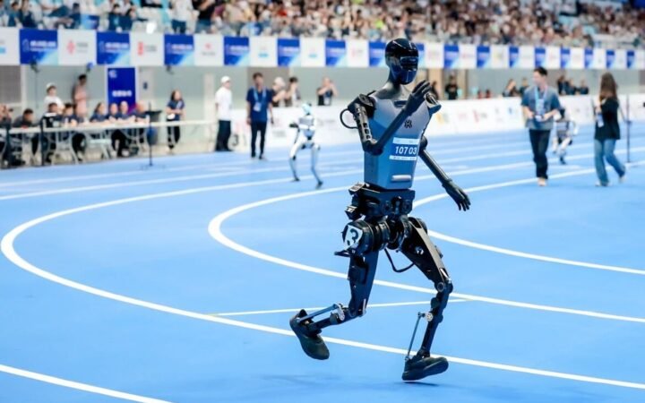 Over 300 Humanoid Robots to Compete in Beijing Half Marathon as Robotics Industry Tests Real-World Mobility