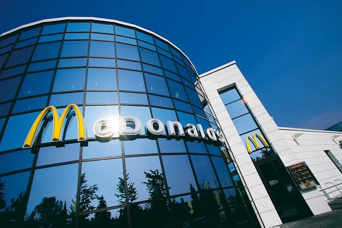 McDonald’s Tests Humanoid Robots in Shanghai Restaurant