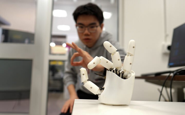 MIT Wristband Lets Users Control Robotic Hands with Natural Movements