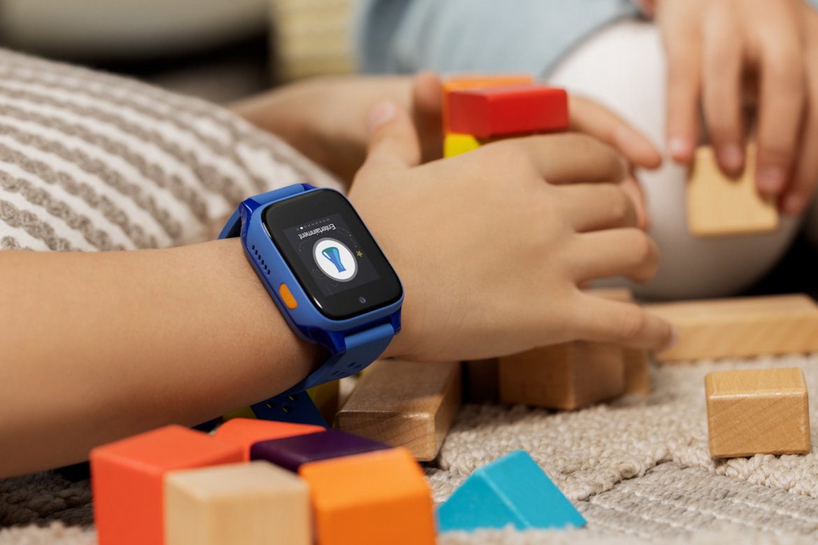 TCL Unveils Tbot Concept to Turn Kids’ Smartwatch Into a Home AI Robot