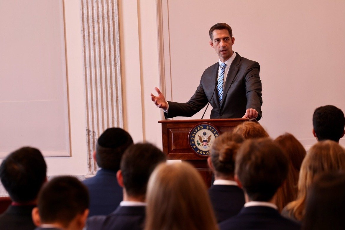 U.S. Lawmakers Move to Ban Chinese Humanoid Robots over Security Concerns