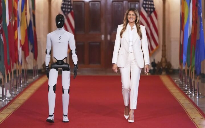 Humanoid Robot Debuts at White House AI Education Summit