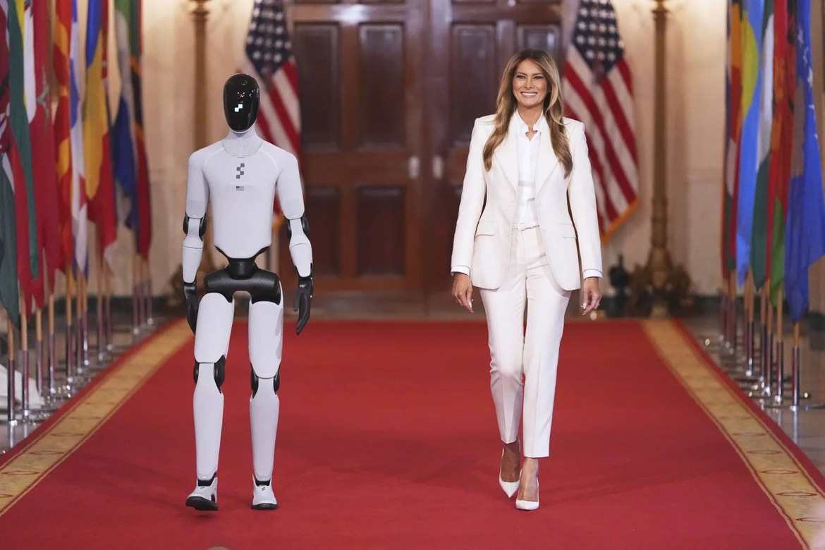 Humanoid Robot Debuts at White House AI Education Summit
