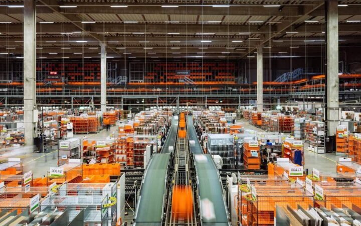Zalando Expands Warehouse Automation with 50 AI-Powered Nomagic Robots
