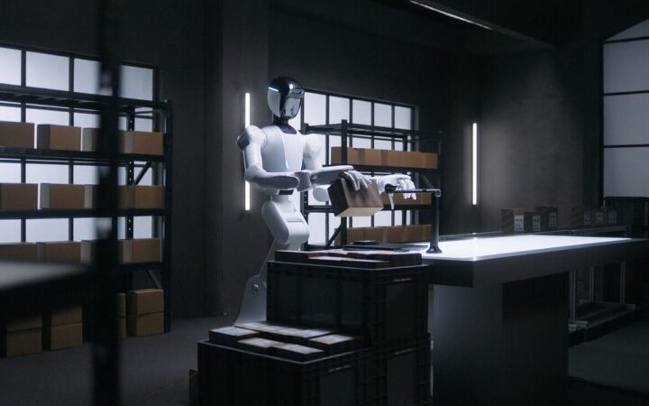 X Square Robot Pilots Home-Cleaning Service with Human-Robot Teams in Shenzhen