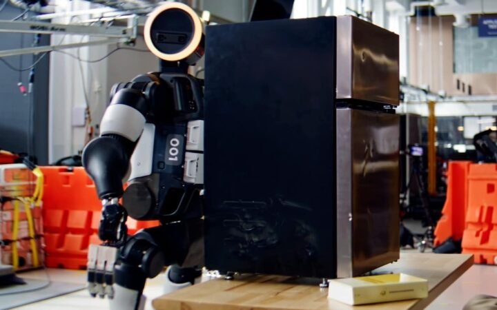 Boston Dynamics Reveals How Atlas Learned to Lift 100-Pound Industrial Loads Using Simulation Training