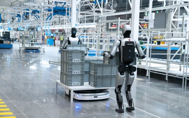 UBTECH and Hitachi Partner to Deploy Walker S2 Humanoid Robots in Elevator and Smart Manufacturing