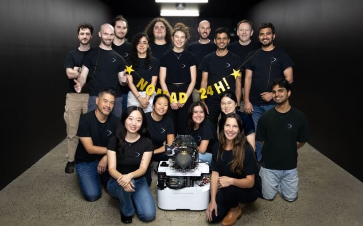 Aquila Sets Two World Records Powering a Moving Warehouse Robot by Laser for 24 Hours