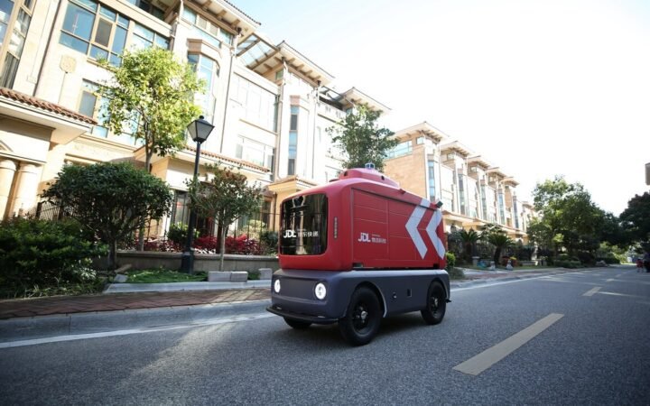 JD.com Founder Says Robots Will Eventually Replace All 700,000 Couriers, Launches Nirvana Retraining Program