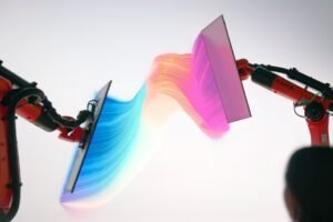 KUKA and Samsung Install Robot-Driven Display System at Augsburg Showroom