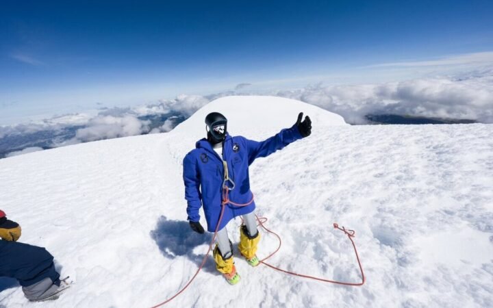 Unitree G1 Robot Summits 20,341-Foot Volcano in Ecuador, Team Targets Mount Everest