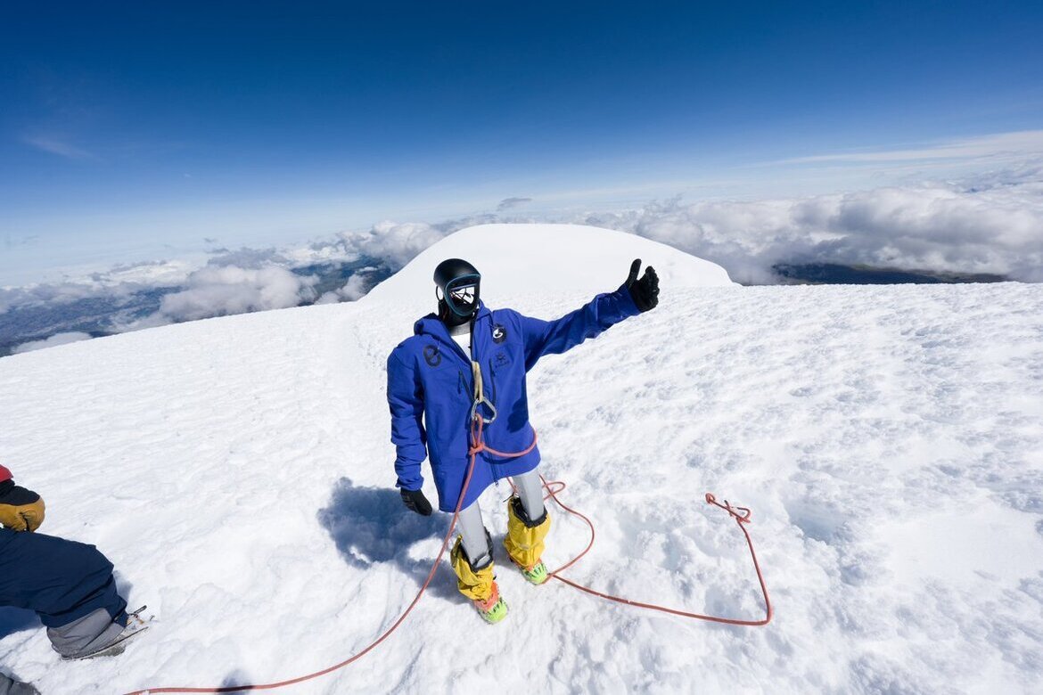 Como o robô humanoide Pemba chegou ao topo do vulcão Chimborazo (com ajuda humana) 2 Unitree G1 Robot Summits 20,341-Foot Volcano in Ecuador, Team Targets Mount Everest | RobotsBeat