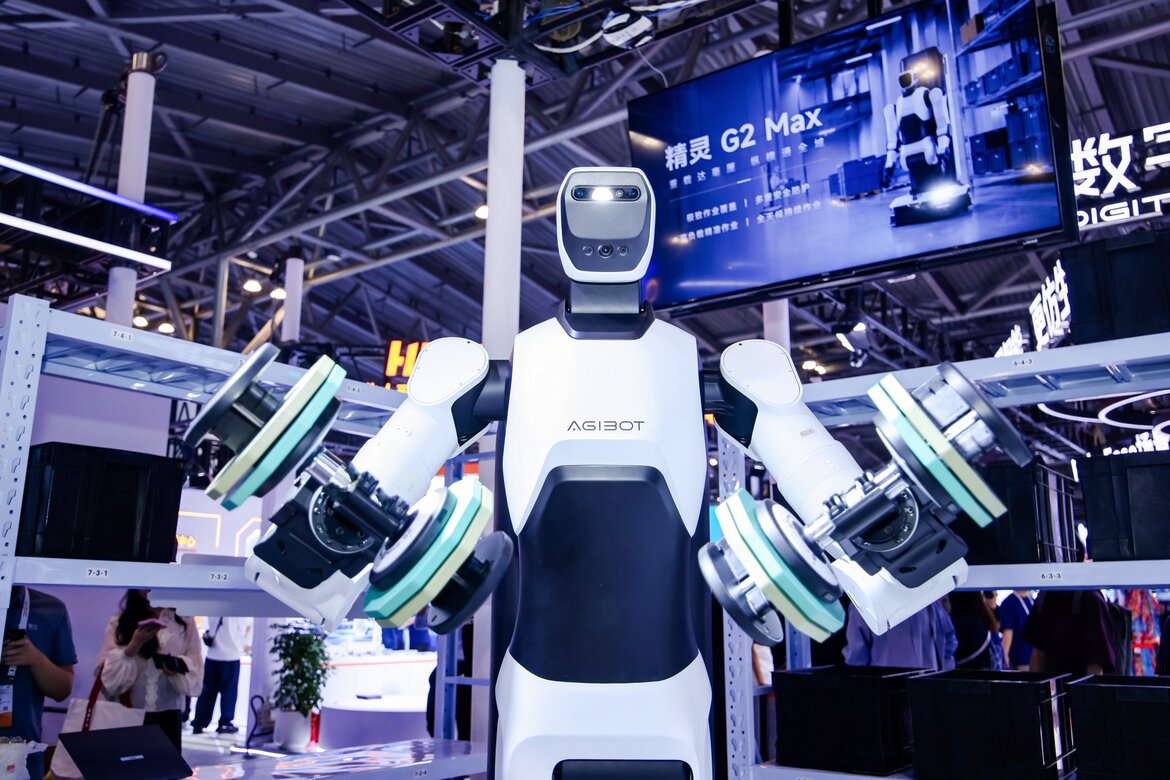 Agibot Overtakes Unitree as Global Humanoid Shipments Hit 19,100 Units in First Half of 2026