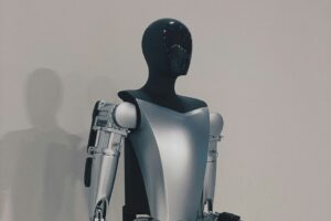Tesla Approaches 1,000 Optimus Robots Per Week but Task Generalization Remains Unsolved