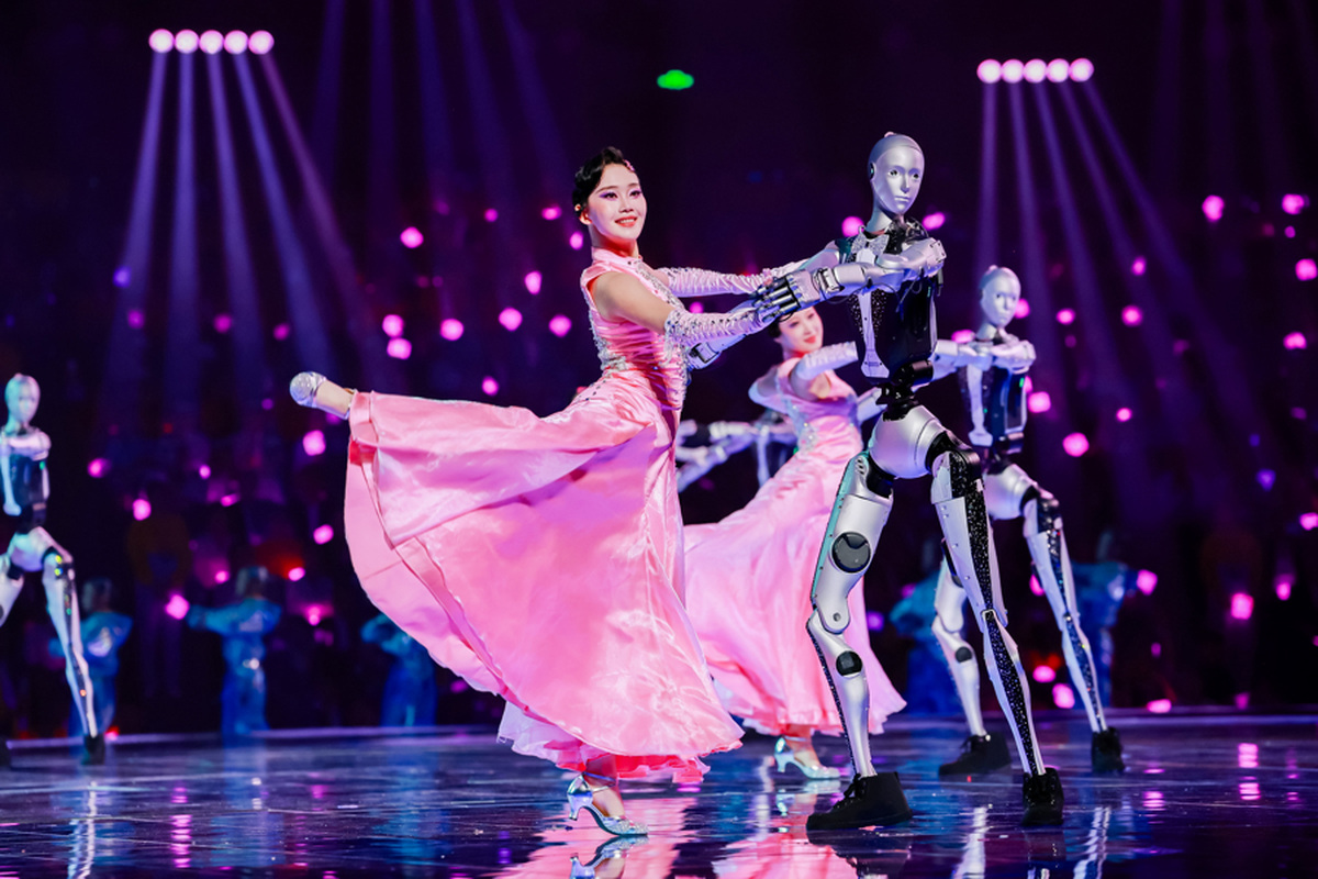 19 Unitree Humanoid Robots Dance with 120 Performers at WorldSkills Shanghai 2026