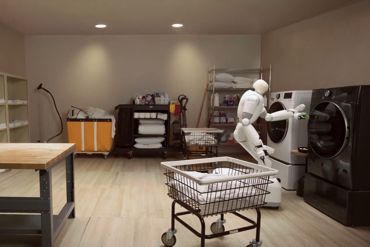 Dyna Robotics Unveils Taku Robot for Complete Laundry Workflows