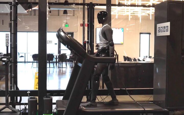 Figure 03 Walks 348 Miles in Nine-Day Treadmill Stress Test