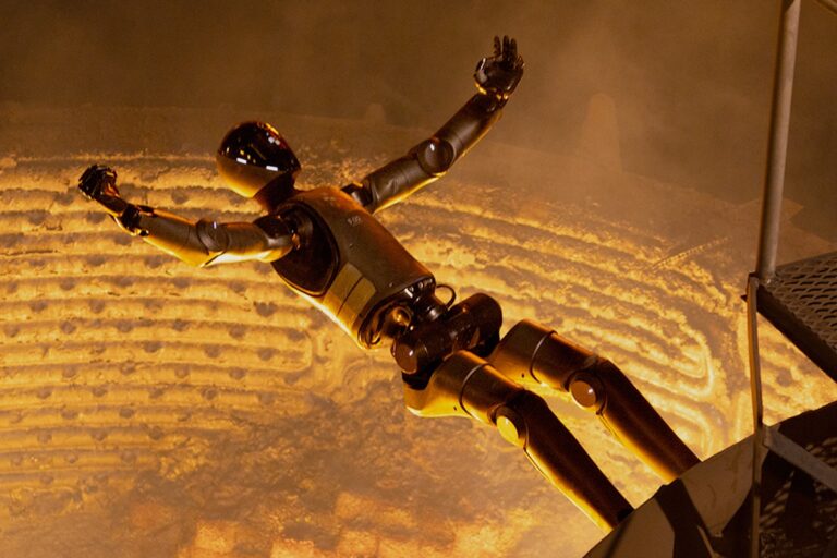 Figure Melts F.02 Robots With Arnold Schwarzenegger