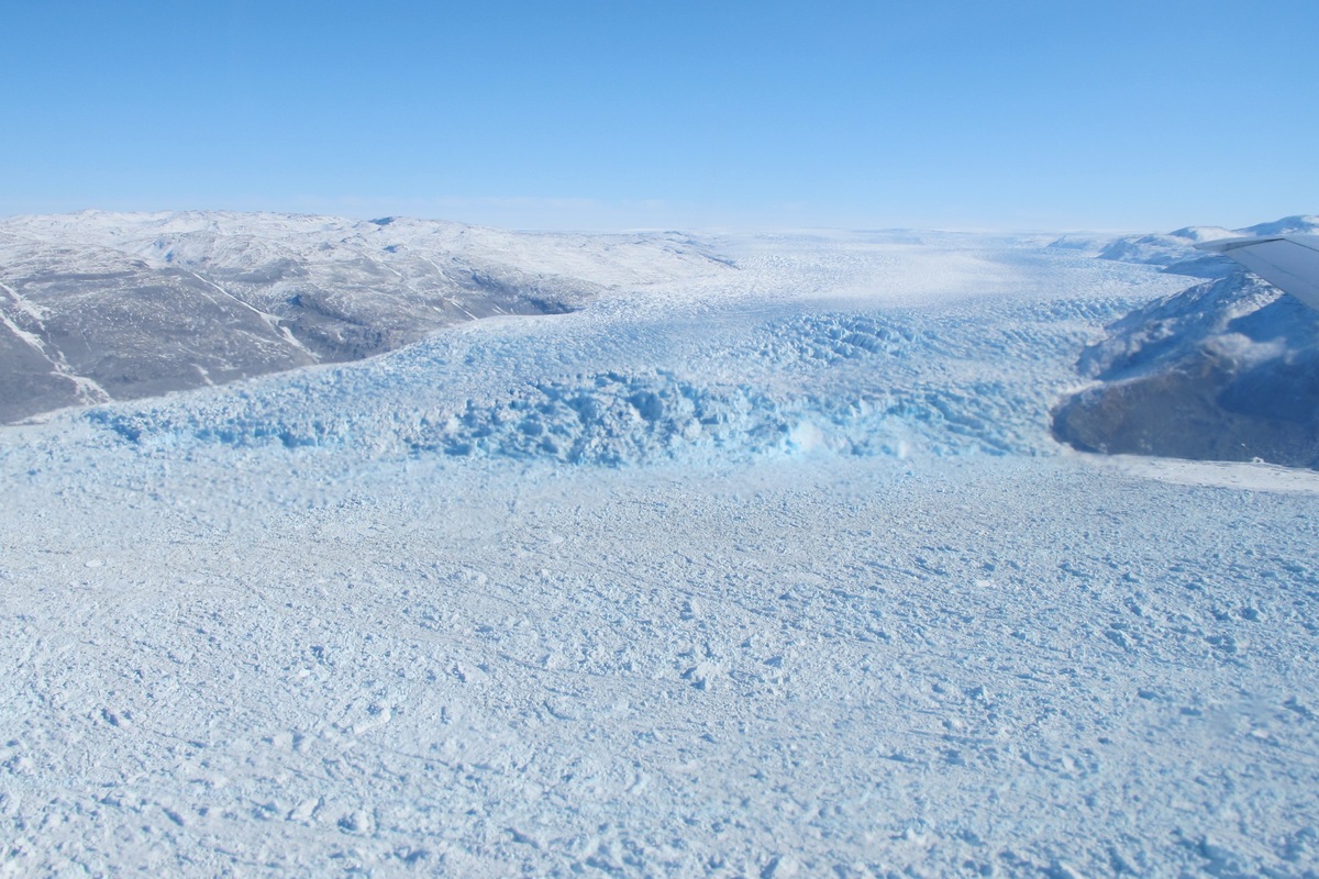 Robot Fleet Maps Greenland’s Melting Glaciers in Arctic Expedition