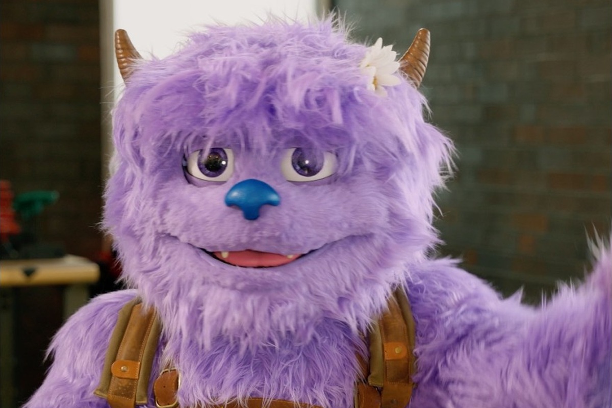 Dynamic Creatures Unveils Hugo, a Furry Robot for Theme Parks