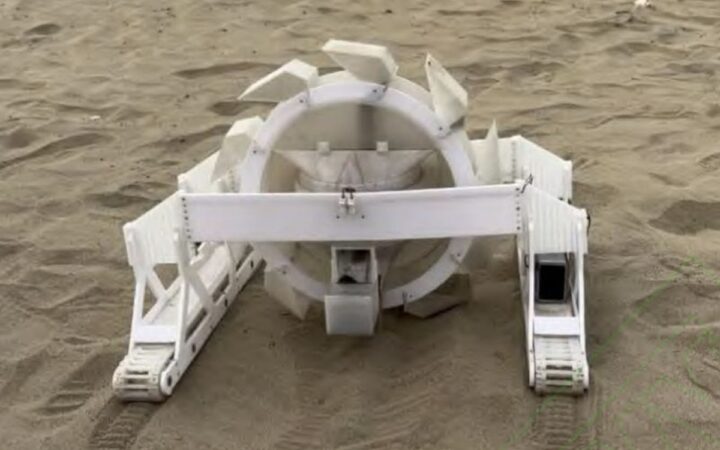 China Tests Dune-Like Robot That Collects Iron From Desert Sand