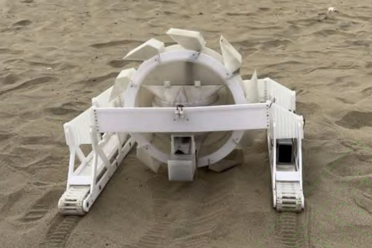 China Tests Dune-Like Robot That Collects Iron From Desert Sand