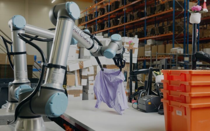 Zalando Deploys Sereact Robots to Handle Fashion Returns
